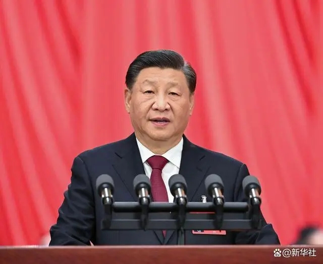 习近平：高举中国特色社会主义伟大旗帜···